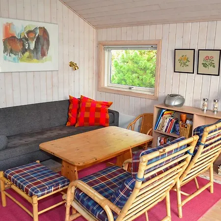 Two-bedroom Holiday In * Hals